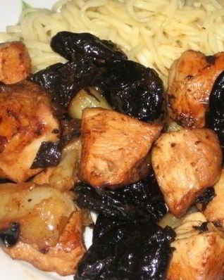 Жареная курица с черносливом