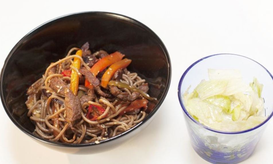 Рецепт острая гречневая лапша с говядиной и соевым соусом