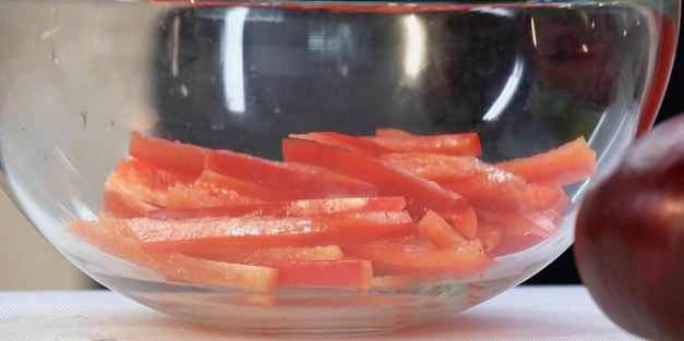 острая гречневая лапша с говядиной и соевым соусом