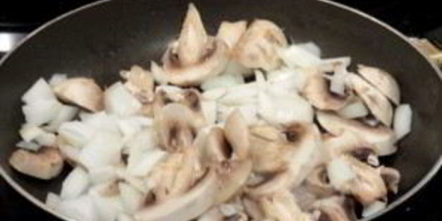 баклажаны, фаршированные фаршем и грибами