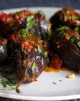 Баклажаны, фаршированные мясом и рисом