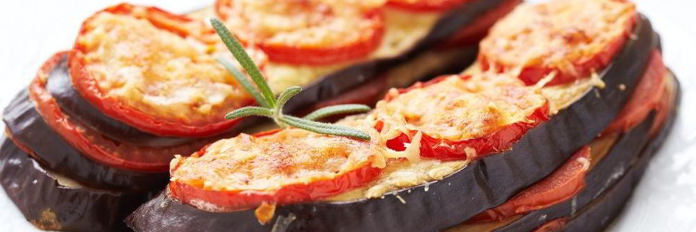 Баклажаны запеченные с томатами и сыром