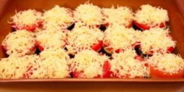 баклажаны запеченные с томатами и сыром