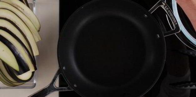 баклажаны жареные с гранатом и зеленью