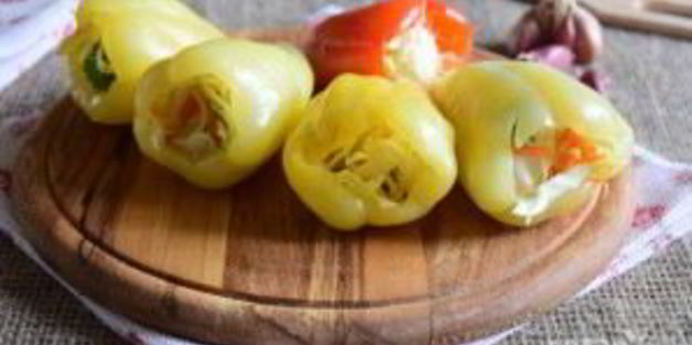 болгарский перец, фаршированный капустой
