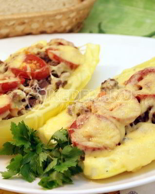 Фаршированные лодочки из кабачков