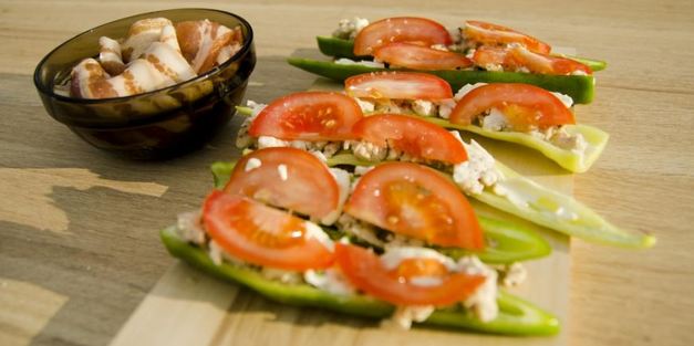 фаршированные перцы чили, запеченные на гриле