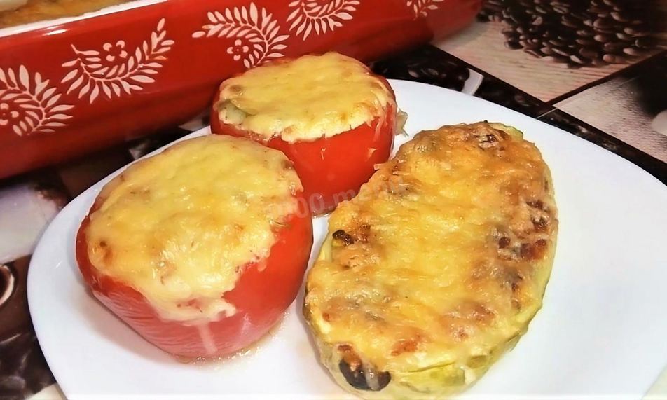 Рецепт фаршированные творогом помидоры и кабачки под сыром
