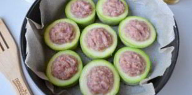 кабачки, фаршированные индейкой