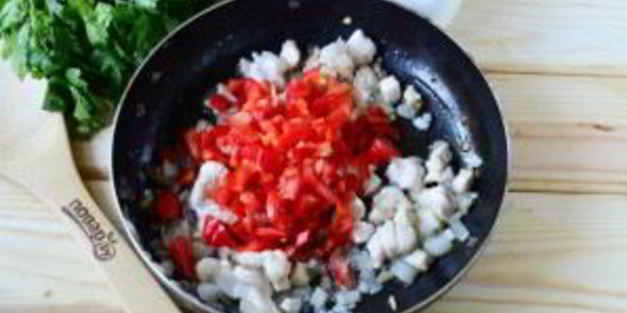 кабачки, фаршированные куриной грудкой