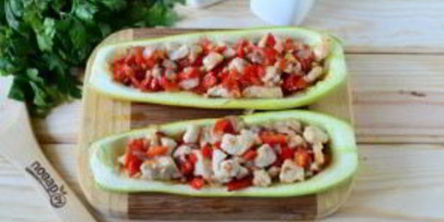кабачки, фаршированные куриной грудкой