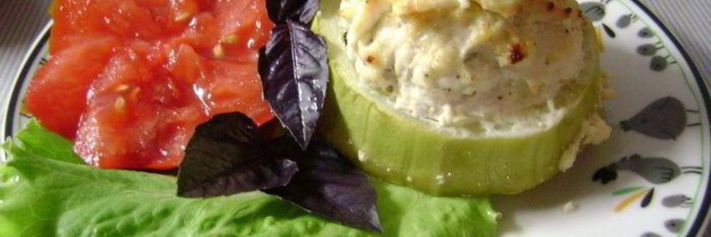 Кабачки, фаршированные курицей
