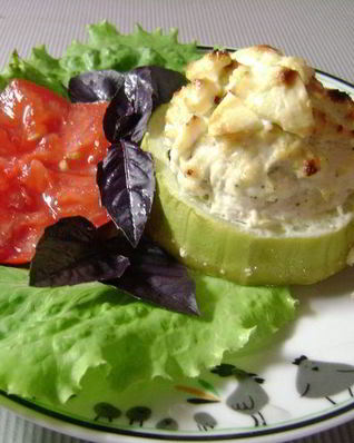 Кабачки, фаршированные курицей