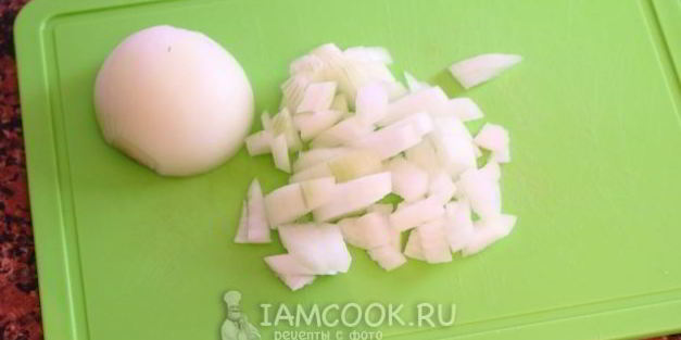 кабачок с фаршем и булгуром, запеченный в духовке целиком