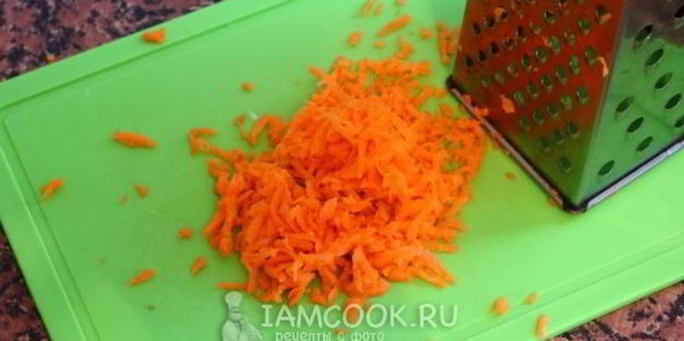 кабачок с фаршем и булгуром, запеченный в духовке целиком