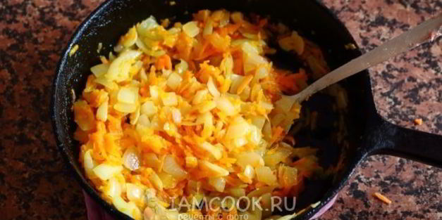 кабачок с фаршем и булгуром, запеченный в духовке целиком