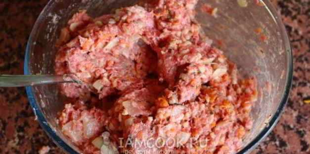 кабачок с фаршем и булгуром, запеченный в духовке целиком