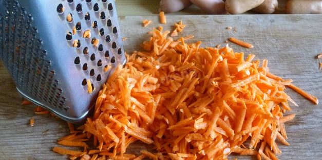 капуста с сосисками в мультиварке