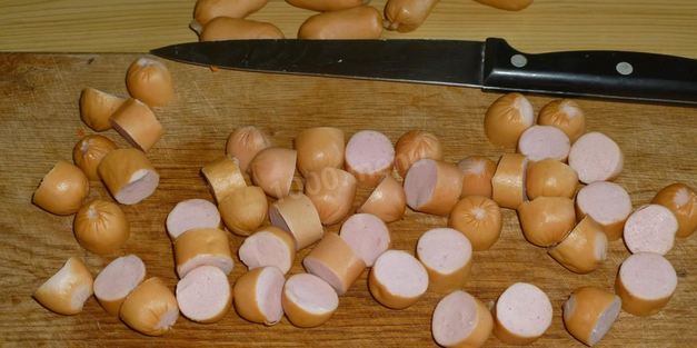 капуста с сосисками в мультиварке