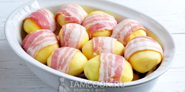 картофель в беконе, запеченный в духовке