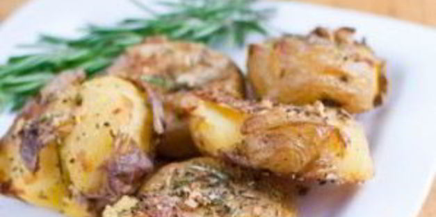 картофель, запеченный с розмарином в духовке