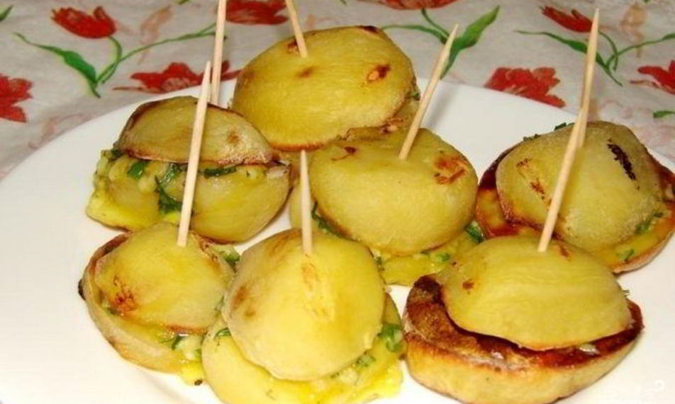 Рецепт молодая картошка, запеченная в духовке с салом