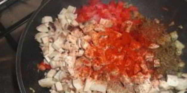 перец, фаршированный грибами и овощами