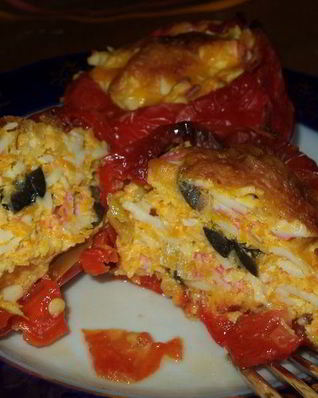 Перец, фаршированный крабовыми палочками