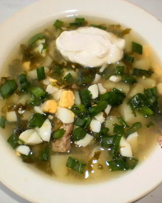 Щавель с тушенкой