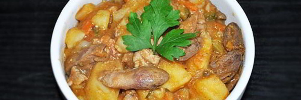 Тушеная картошка с куриными потрошками