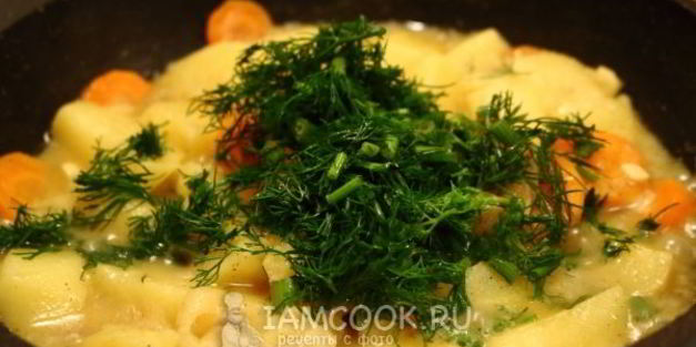 тушеная картошка с морковью и луком