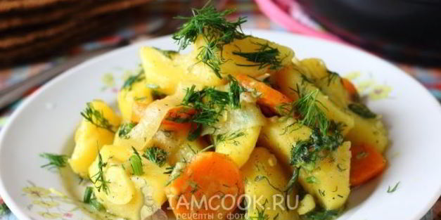 тушеная картошка с морковью и луком