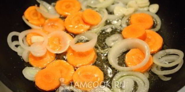 тушеная картошка с морковью и луком