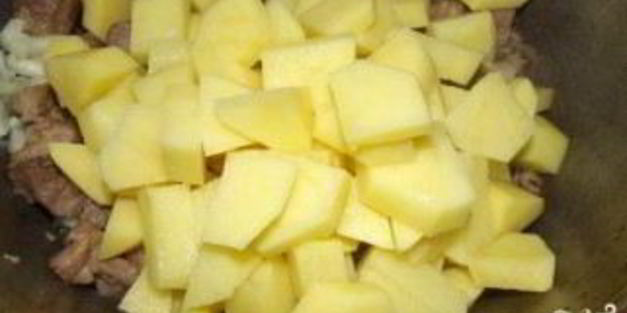 тушеная картошка с мясом в казане