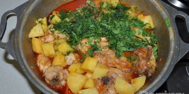 тушеный картофель с курицей
