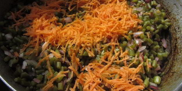 тушеные чесночные стрелки