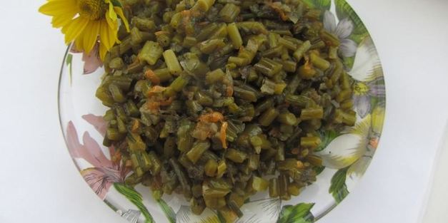 тушеные чесночные стрелки