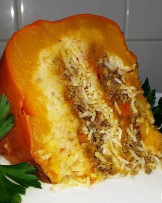 Тыква, фаршированная мясом, рисом и овощами