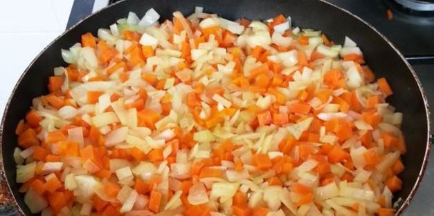 тыква, фаршированная мясом, рисом и овощами