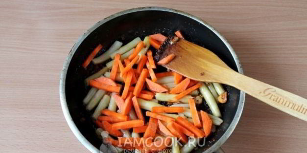 удон со стручковой фасолью по-японски