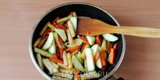 удон со стручковой фасолью по-японски