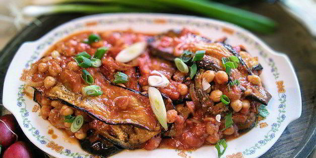 вегетарианская мусака с нутом