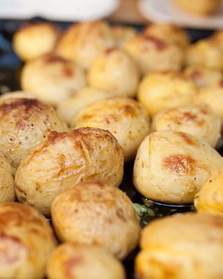 Запеченная молодая картошка