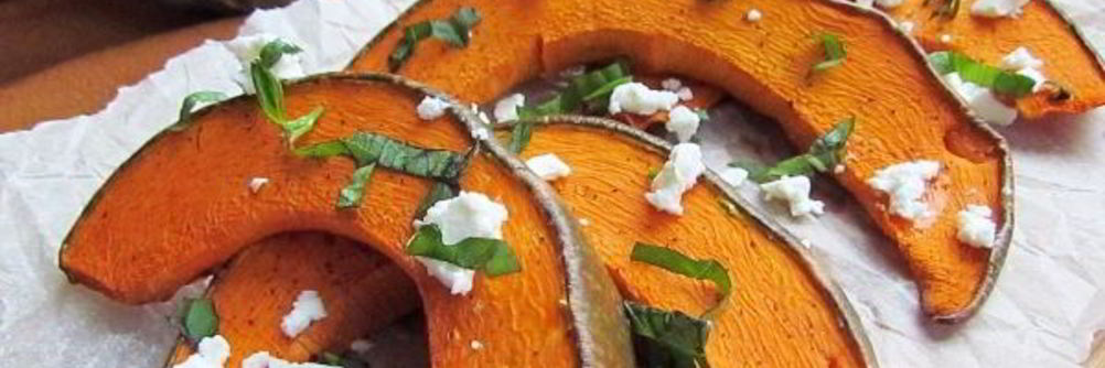 Запеченная тыква с базиликом и фетой