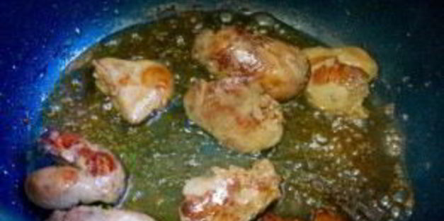 куриная печень в сметанном соусе