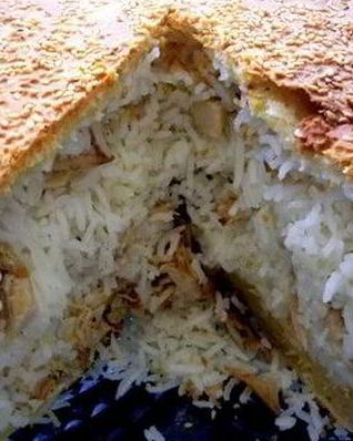 Бочонок из теста с пловом