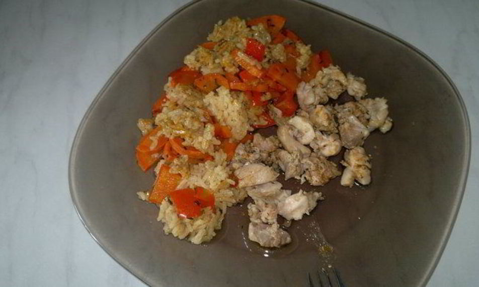 Рецепт паэлья с красным перцем и морковью, куриные бедра с паприкой