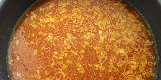 паэлья с помидорами луком креветками