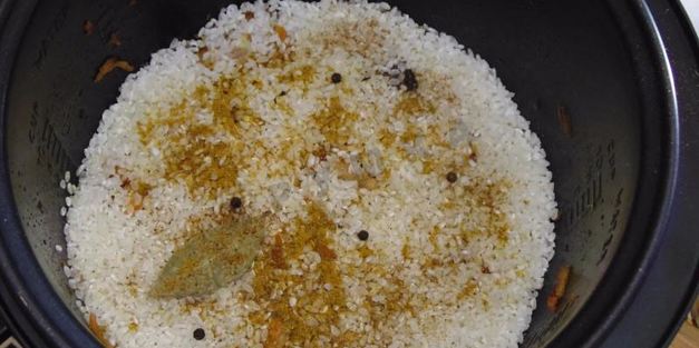 плов с грибами и курицей в мультиварке