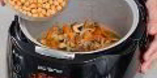 плов с грибами и нутом